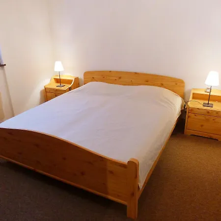 Apartment Les Pins E4 דירה Ollon